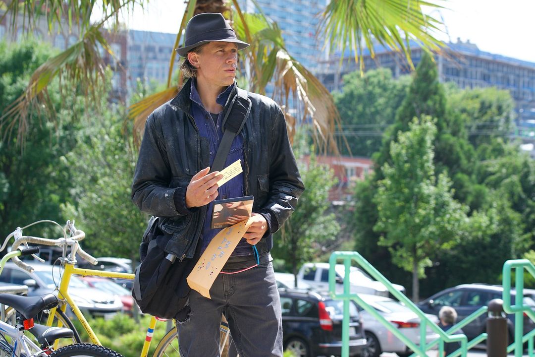Waldo, détective privé : Photo Charlie Hunnam