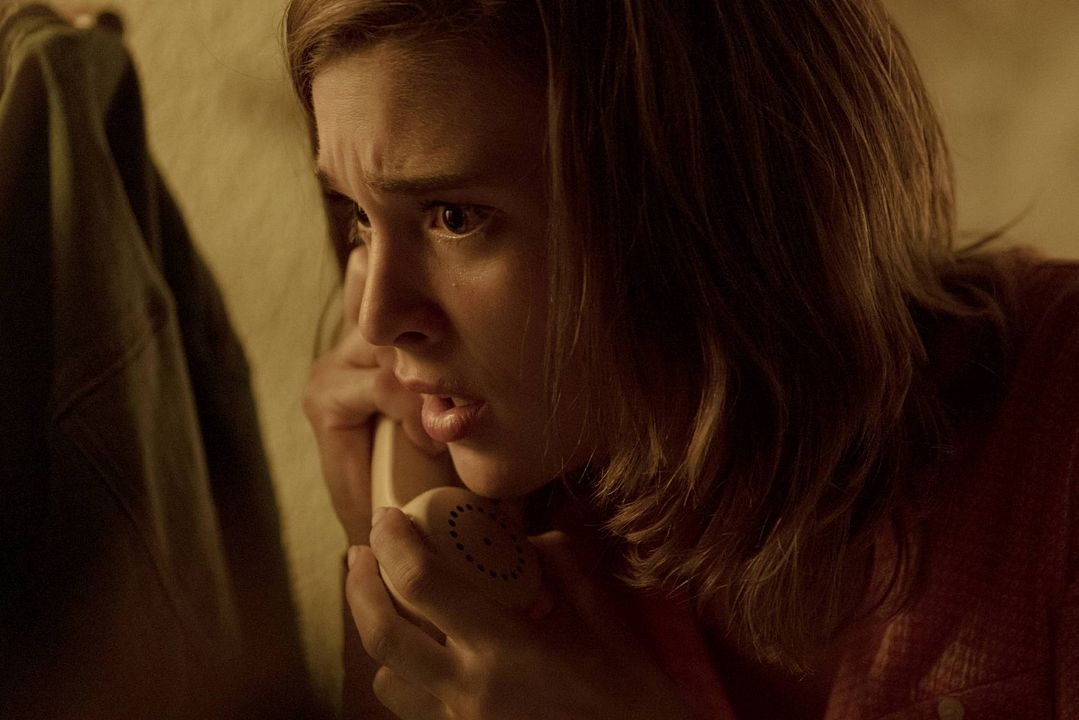 The Communion Girl : Photo