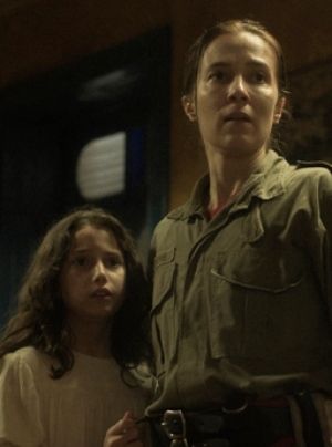 A Mother's Embrace : Affiche