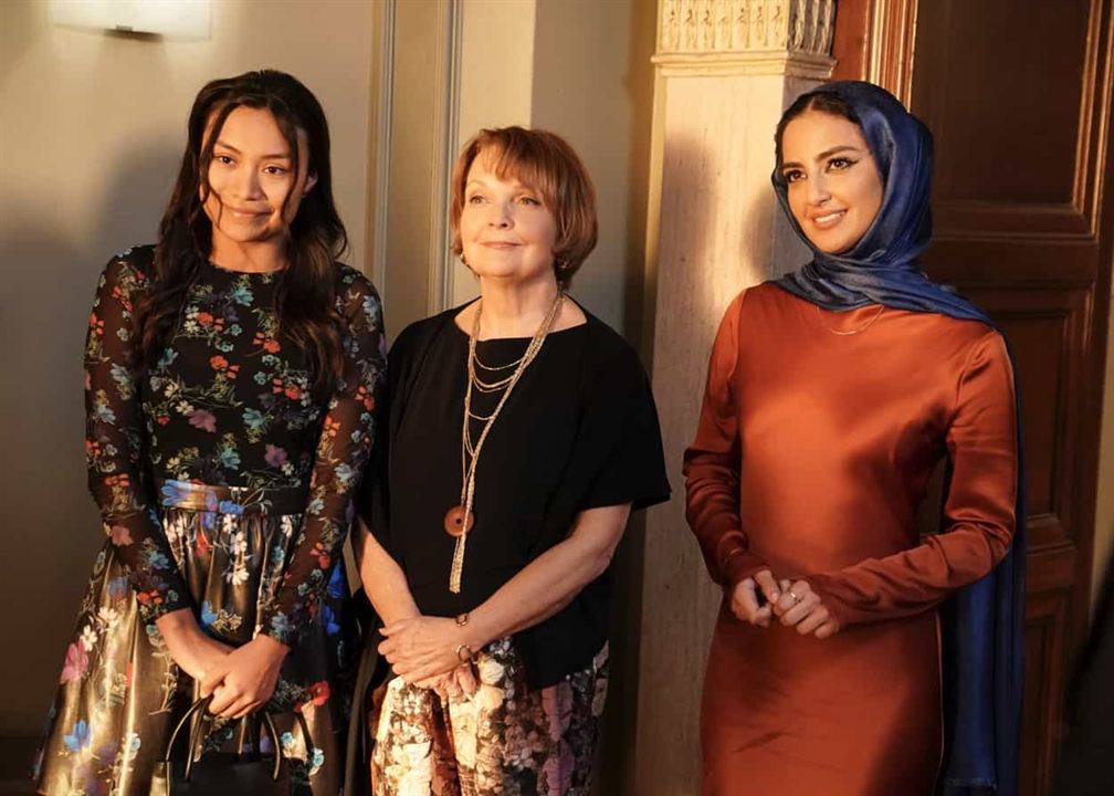 NCIS : Los Angeles : Photo Medalion Rahimi, Pamela Reed, Natalia del Riego