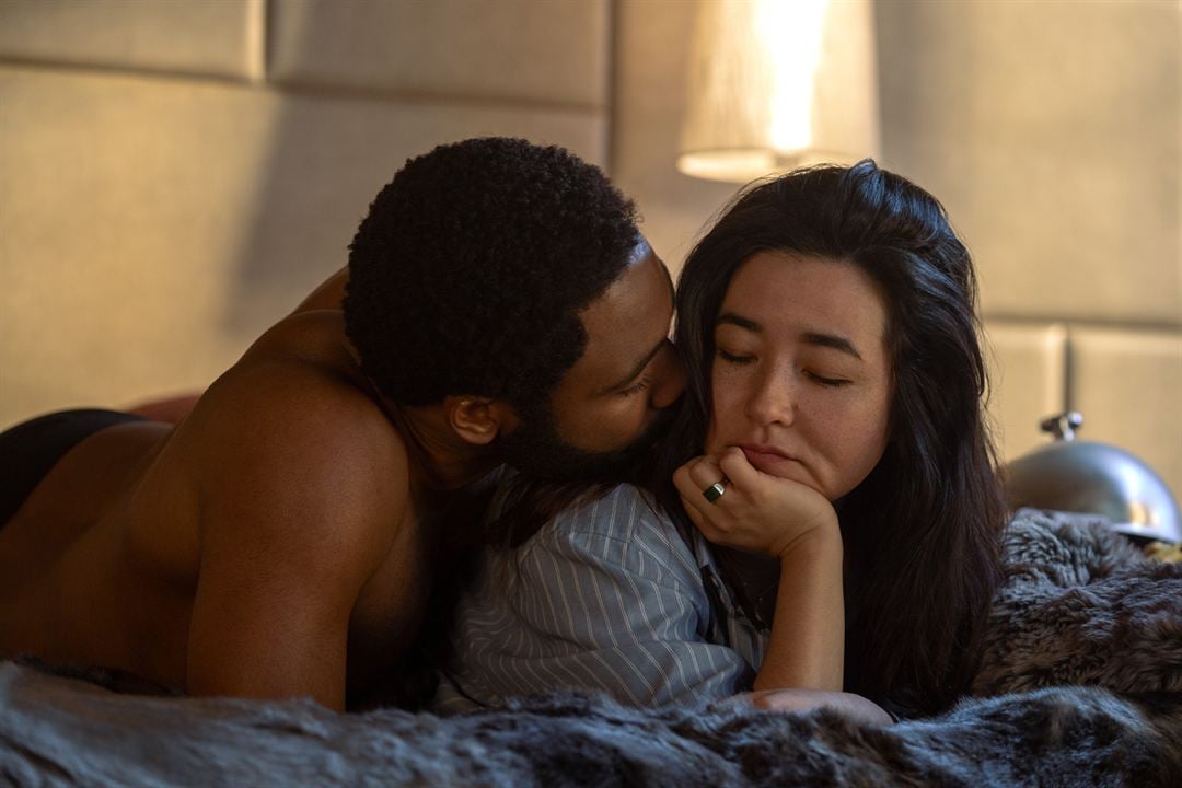 Photo Donald Glover, Maya Erskine