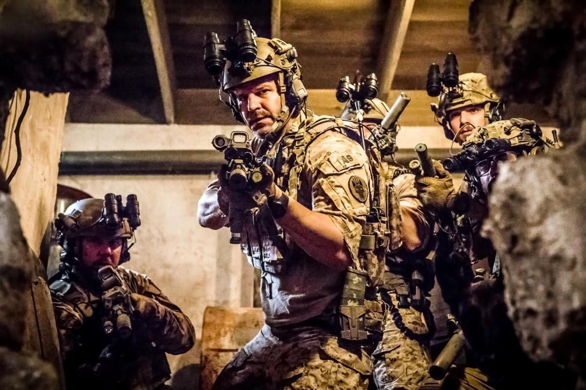 Scene de la serie SEAL Team Saison 2 Episode 3