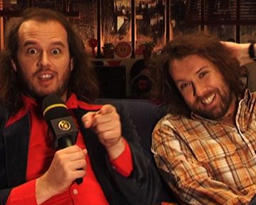 Les filles prennent le pouvoir !  ;  Un ancien de "V" dans le nouveau "V"  ;  Des images de "Game Of Thrones"  ;  Le tournage de "Terra Nova" enfin sur les rails  ;  Un trailer de "Fringe"  ;  Sur le tournage de "La Chanson du Dimanche"  ;  Le bêtisier de la saison 2 de "Sons Of Anarchy"