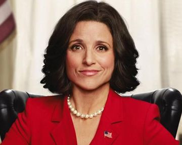 La date du final de "Fringe", NBC dévoile sa grille de mi; saison  ;  USA Network fait son grand ménage  ;  "Wilfred" et "The Paradise" renouvelées  ;  Un spin; off pour "NCIS LA" ?  ;  "Battlestar Galactica : Blood & Chrome disponible sur Youtube  ;  La bande; annonce de "The Americans"  ;  Le retour de "L'incorrigible Cory" ?  ;  On répond à vos questions : "Gossip Girl", "Once Upon A Time", Zachary Levi  ;  Un clip de et avec Idris Elba  ;  Pleins feux sur "Veep" en compagnie de son créateur  ;  La bataille ultime entre Doc Brown et Doctor Who !