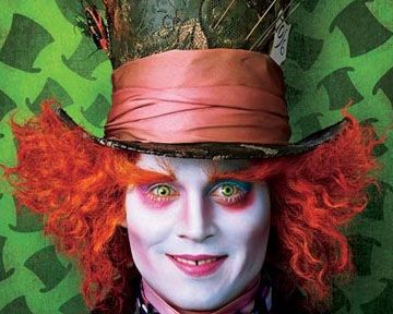 Saviez-vous que Lindsay Lohan avait été pressentie pour incarner Alice ? Qu'Helena Bonham Carter tourne pour la sixième fois avec son mari Tim Burton ? Que ce même Tim Burton s'essaie ici pour la première fois à la 3D ?