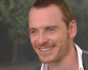 La scène d'ouverture de "The Big Lebowski", par Michael Fassbender...