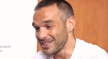 INTERVIEW REALISEE LORS DU 52ème FESTIVAL DE MONTE-CARLO - Philippe Bas intègre l'équipe de "Profilage" au début de la saison 3. En quoi son personnage, le commandant Rocher, a fait évoluer la série ? Un nouvel équilibre s'est-il formé ?