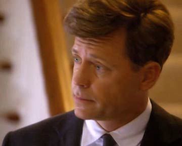 1960, la veille de l'élection présidentielle américaine. John F. Kennedy est sur le point de devenir le plus jeune président des Etats-Unis. Alors qu'il est, avec Jackie, son épouse enceinte, à l'honneur dans tous les médias, son père, Joseph Kennedy, travaille dans l'ombre et se démène pour que son fils soit assuré de remporter les élections contre Richard Nixon.