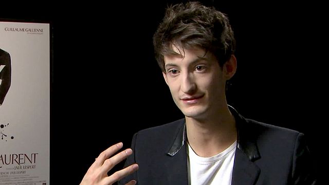 Pierre Niney explique comment il a travaillé son rôle pour incarner Yves Saint Laurent...