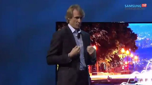 Invité par Samsung lors du CES, le plus grand salon high-tech du monde, Michael Bay ne serait resté qu'une minute sur l'estrade, laché par le&nbsp;téléprompteur...