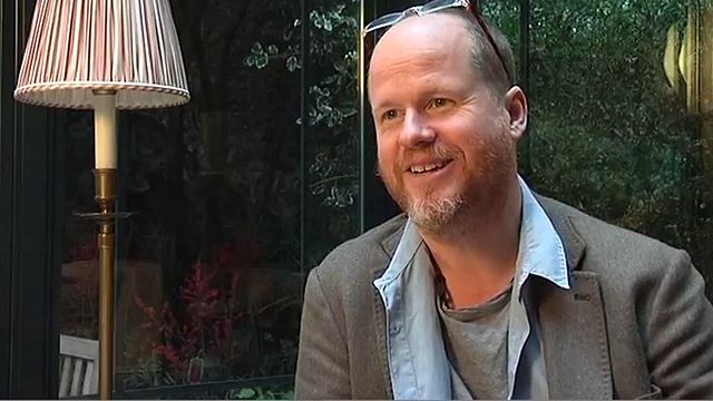 Quand Joss Whedon adapte Shakespeare, il le fait en 12 jours, avec ses acteurs fétiches et dans sa maison !