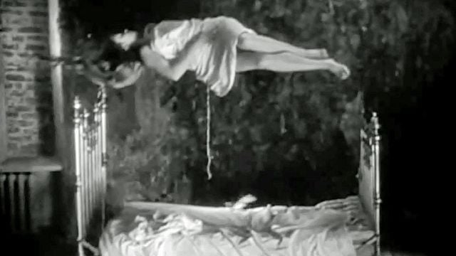 Le Miroir Bande-annonce