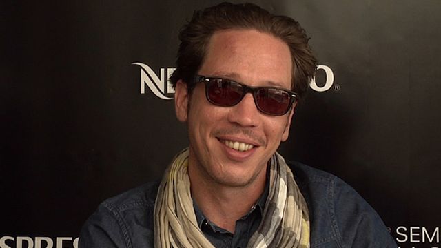 De passage au Festival de Cannes 2014, l'acteur Reda Kateb nous parle de "L'Astragale", un film de Brigitte Sy centré sur l'écrivain Albertine Sarrazin. L'action se déroule dans les années 50, imposant au comédien le port d'un costume d'époque, une première qui semble le combler.