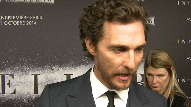 A l'occasion de leur venue à Paris pour présenter "Interstellar", Matthew McConaughey et Christopher Nolan se sont prêtés au jeu des questions-réponses sur le tapis rouge.