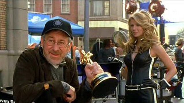 "C'est qui le type avec la barbe et la casquette, derrière Gizmo ? Ben... C'est Steven !"