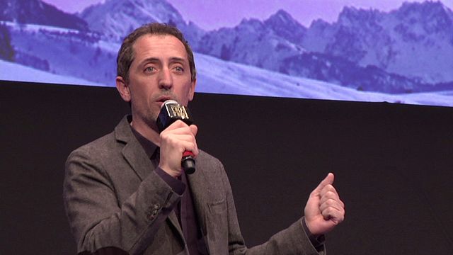 Gad Elmaleh, Président du Jury de l'Alpe d'Huez 2015, rappelle l'importance de la comédie et du rire au lendemain des attentats contre Charlie Hedbo qui ont secoué la France