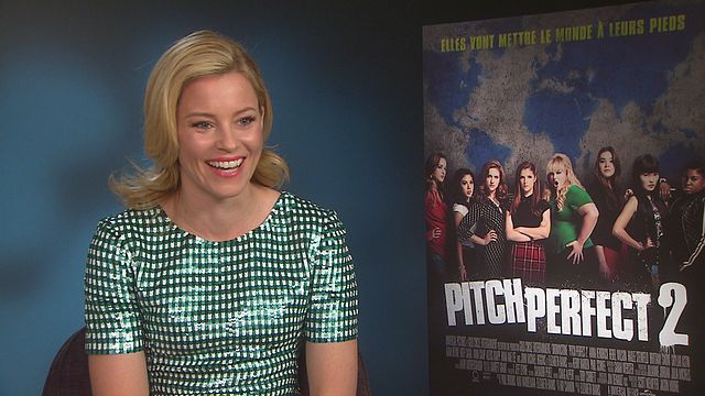 Actrice et productrice du premier volet, Elizabeth Banks rempile à ces postes dans "Pitch Perfect 2", dont elle assure également la réalisation. Une grande première sur laquelle elle revient en compagnie de Rebel Wilson, l'une de ses Bellas.