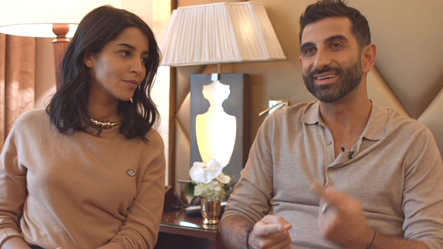 Kheiron, accompagné de son actrice Leïla Bekhti, évoque sa première réalisation "Nous trois ou rien".