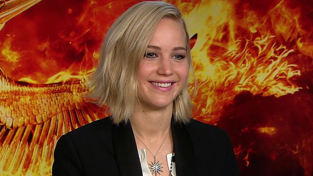 Héros de "Hunger Games - La Révolte : Partie 2", Jennifer Lawrence, Josh Hutcherson, Liam Hemsworth et Woody Harrelson évoquent la fin de la saga, son succès et la scène la plus compliquée à tourner, en compagnie du réalisateur Francis Lawrence.