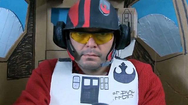 Des fans ont reconstitué la bande annonce du film événement de 2015 avec les moyens du bord.