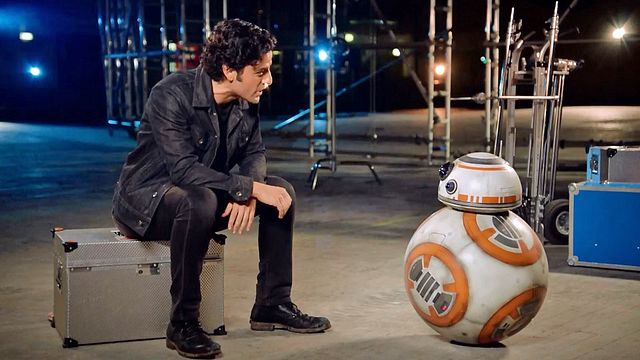 Pour promouvoir Force For Change, la collecte de dons lancée par Star Wars sur le site CrowdRise, Oscar Isaac et son petit robot BB8 enregistrent une courte vidéo...