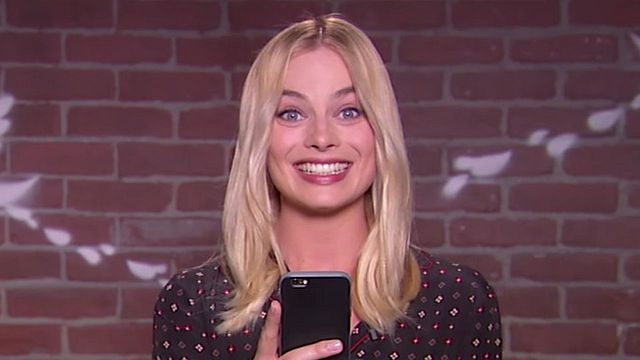 Chez Jimmy Kimmel, on aime jouer aux tweets méchants. Le principe est simple : des stars viennent sur le plateau lire à haute voix les commentaires les plus insultants des réseaux sociaux. Découvrez les réactions de Margot Robbie, Norman Reedus, Judd Apatow, Ryan Gosling,&nbsp;Paul Rudd ou encore Zac Efron.
