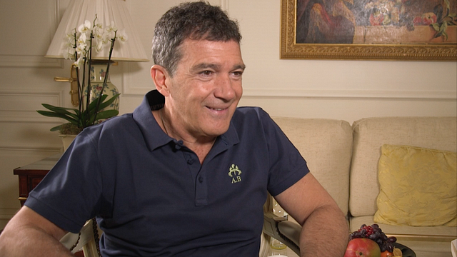 De retour devant la caméra de Pedro Almodovar, qui le dirige pour la huitième fois de sa carrière, Antonio Banderas incarne en quelque sorte son metteur en scène dans "Douleur et gloire", autofiction que l'acteur décrit comme le film le plus personnel de son auteur.