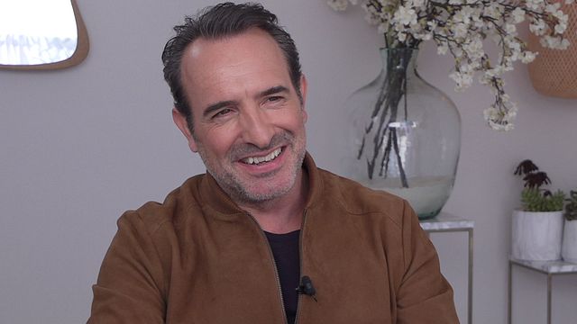 Jean Dujardin et Adèle Haenel nous dévoilent "Le Daim" en compagnie de son réalisateur Quentin Dupieux, qui signe une comédie horrifique barrée.