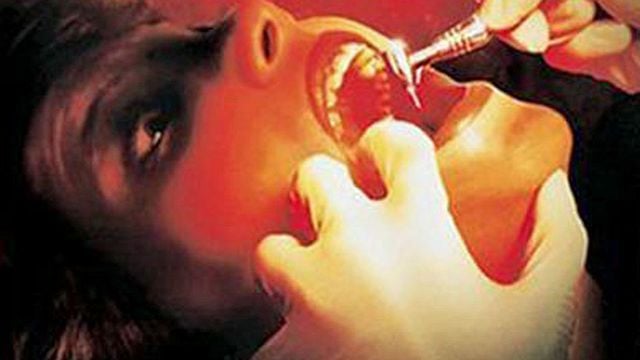 Le Dentiste Trailer