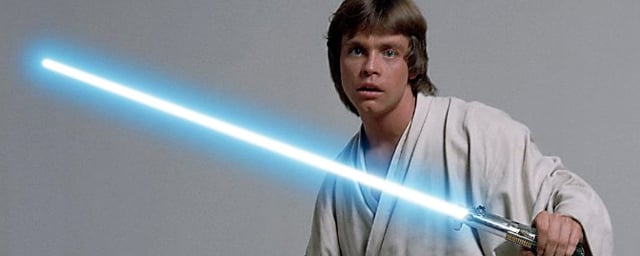 Star Wars : le sabre-laser de Luke Skywalker vendu une fortune aux enchères  - Actus Ciné - AlloCiné