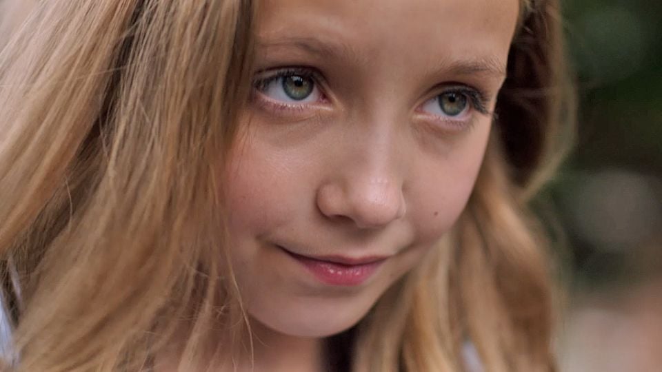 Trailer du film La Fille qui croyait aux miracles - La Fille qui