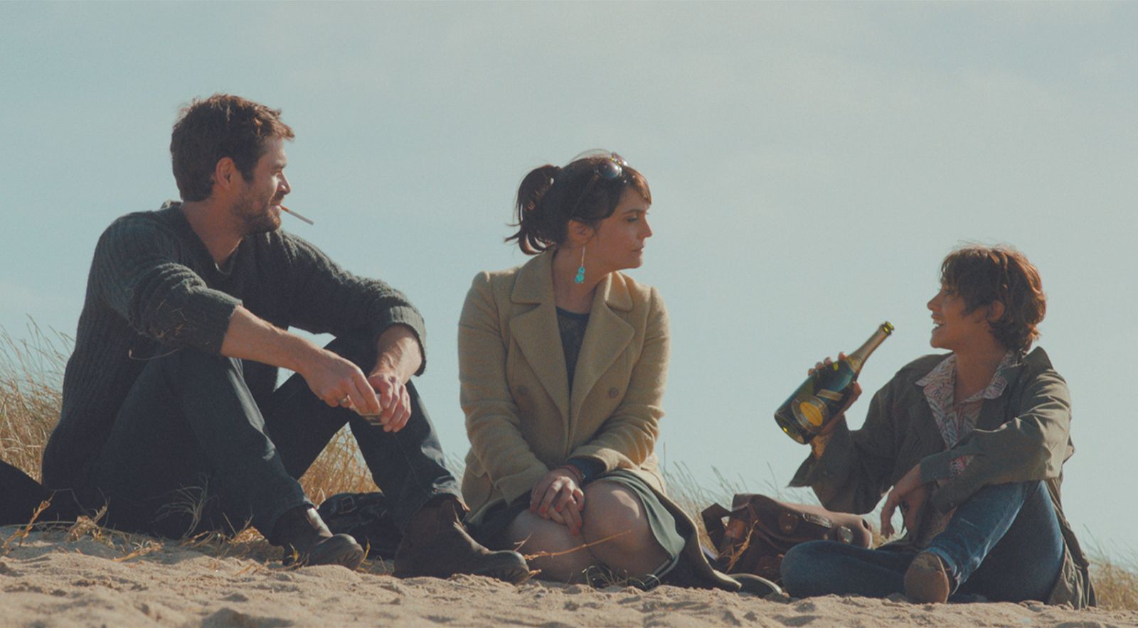 Les Châteaux de sable. Yannick Renier, Jeanne Rosa et Emma de Caunes