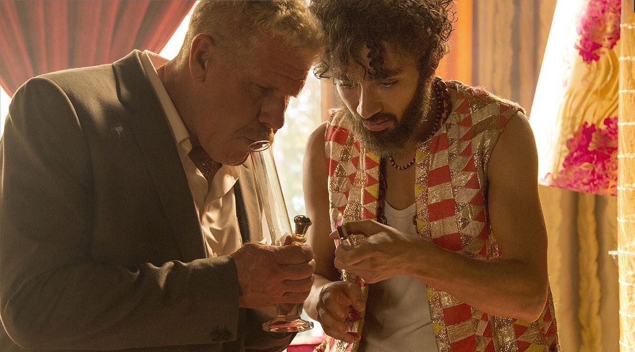 Moonwalkers : Photo Robert Sheehan, Ron Perlman