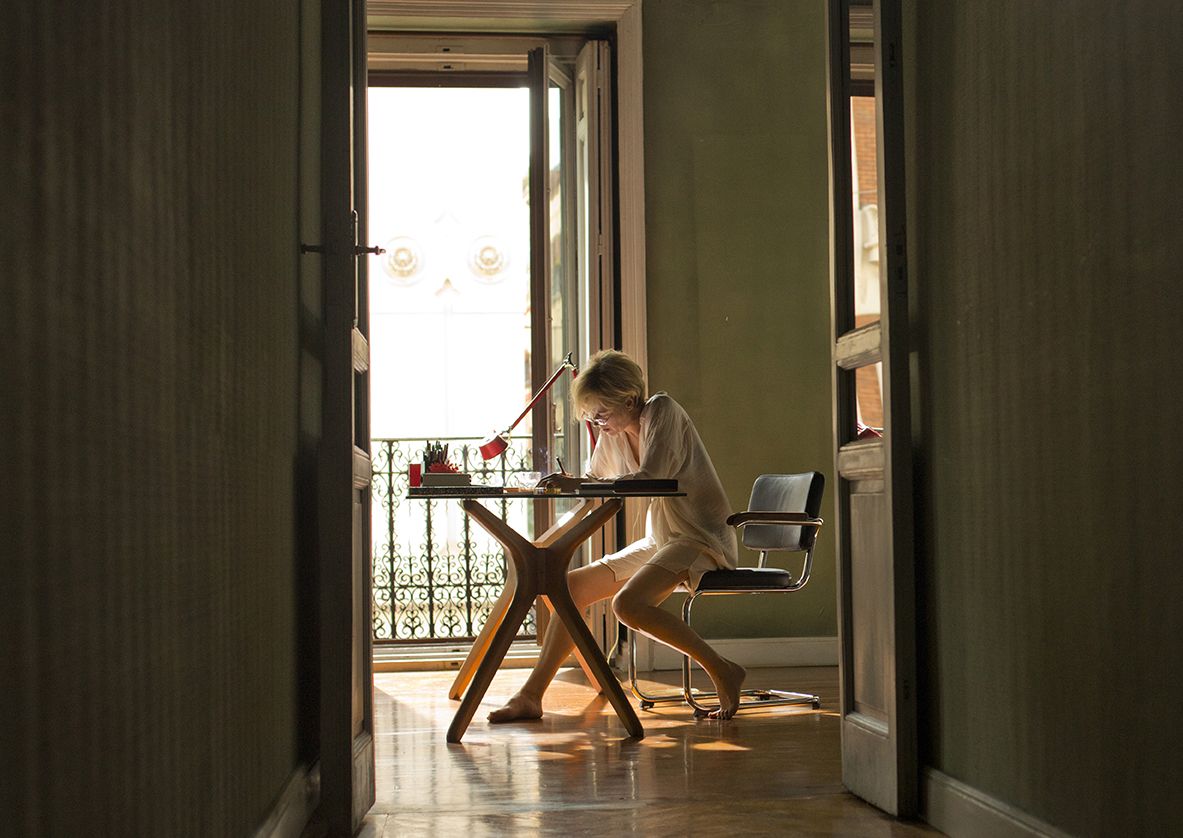 Julieta :- Emma Suárez